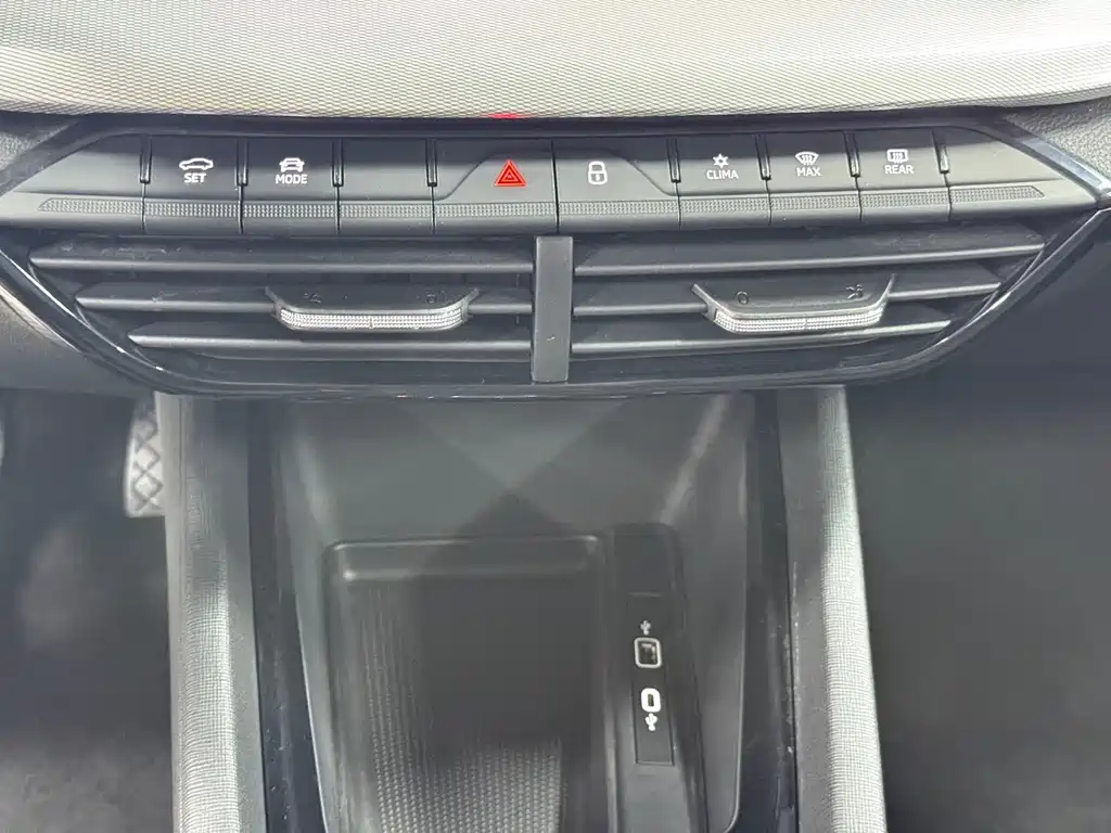 Skoda Octavia — фото 9