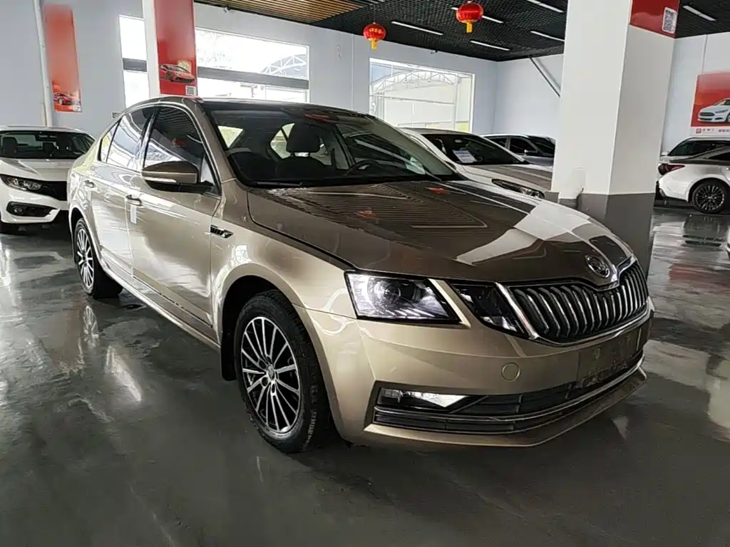 Skoda Octavia — фото 4