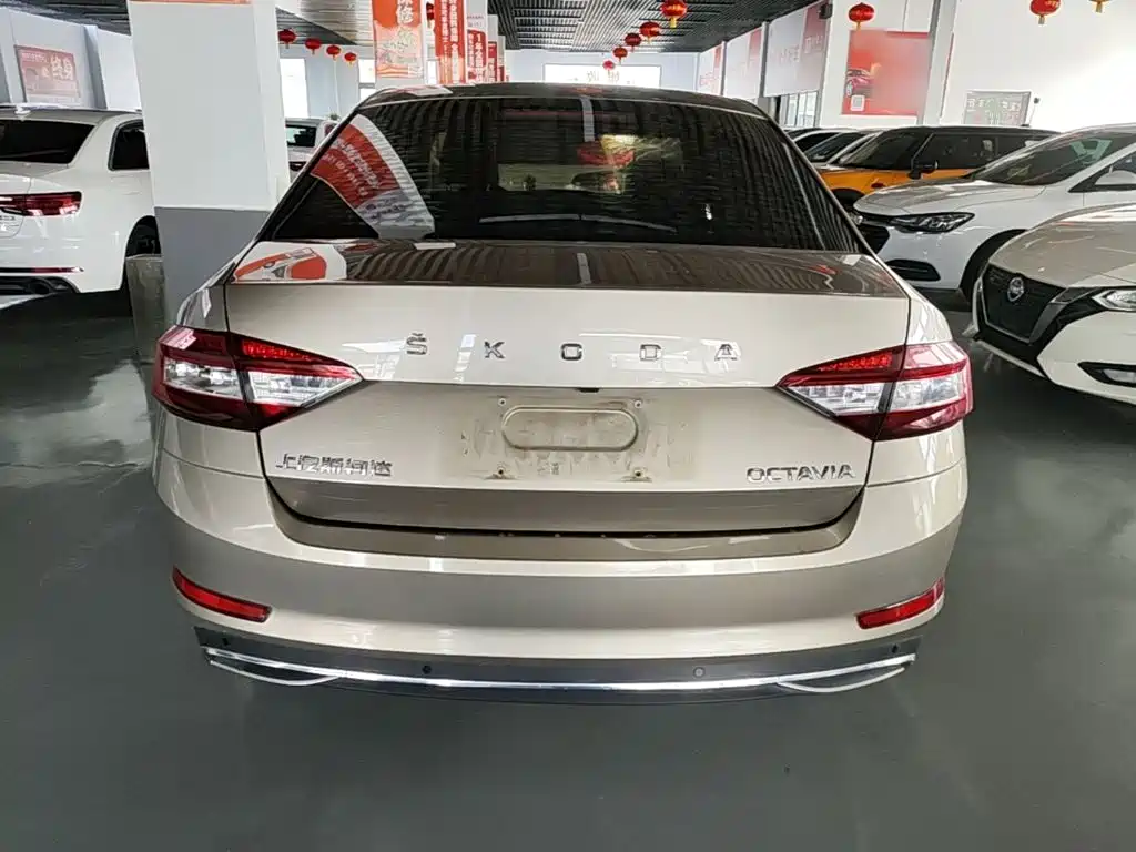 Skoda Octavia — фото 6