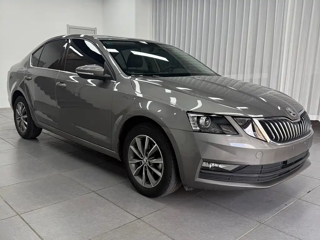 Skoda Octavia — фото 3