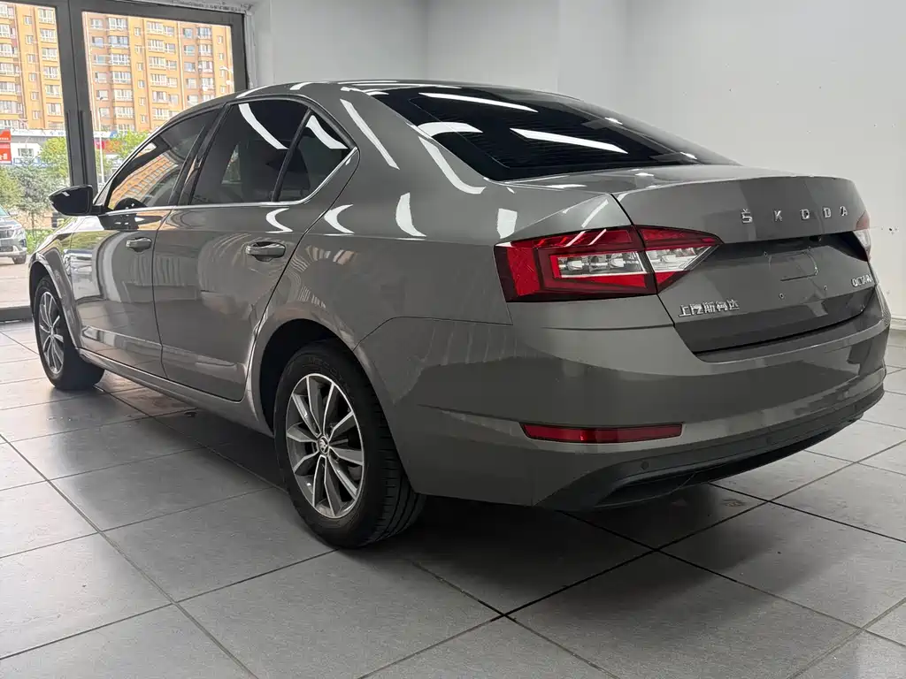 Skoda Octavia — фото 6
