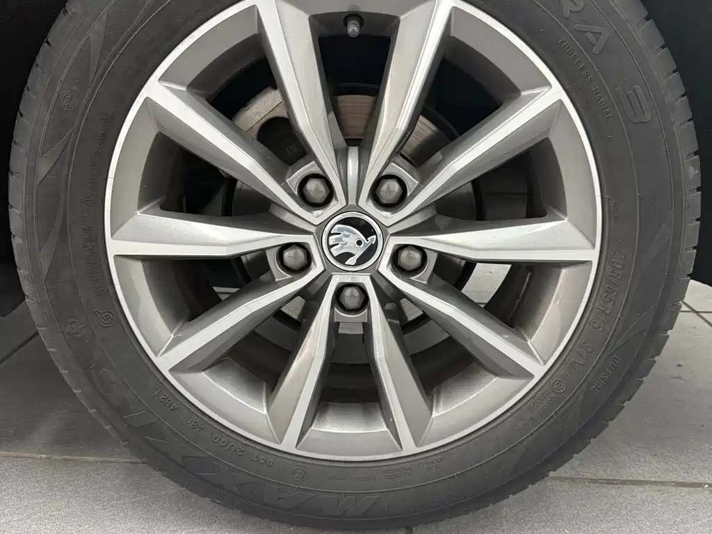 Skoda Octavia — фото 8