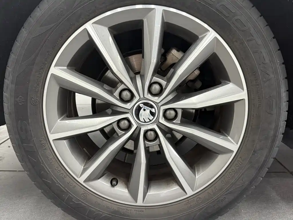 Skoda Octavia — фото 9