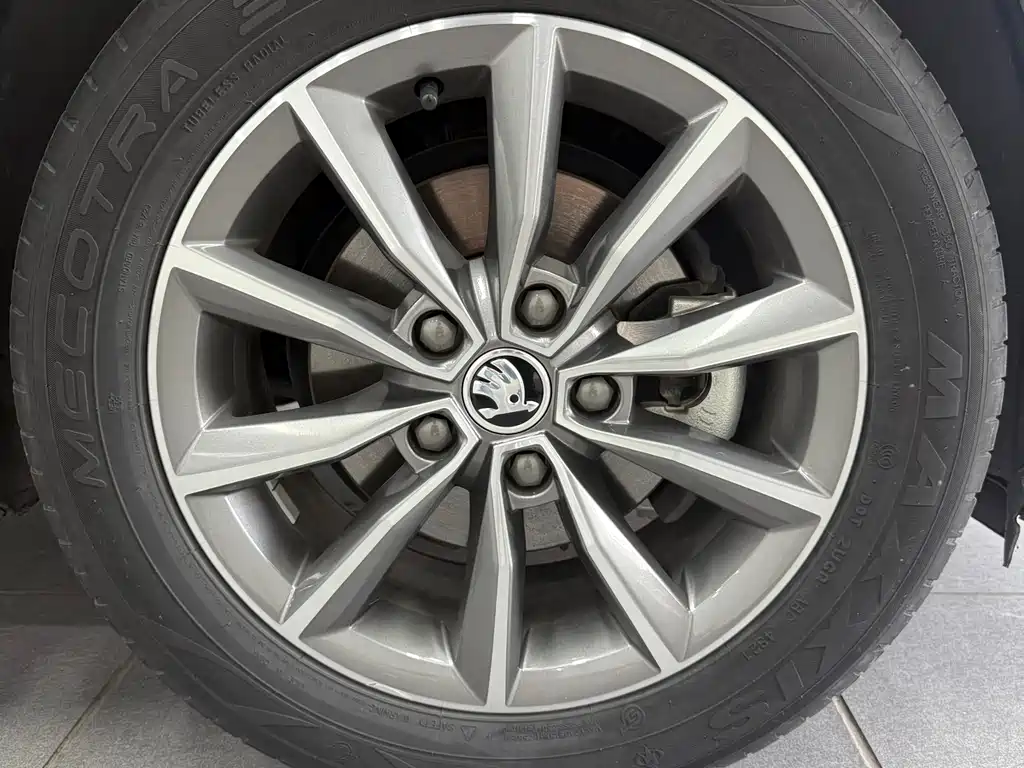 Skoda Octavia — фото 10