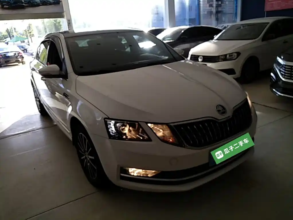 Skoda Octavia — фото 4