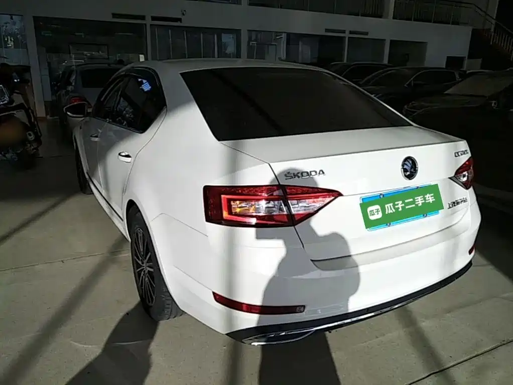 Skoda Octavia — фото 5