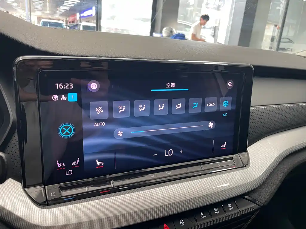 Skoda Octavia — фото 14