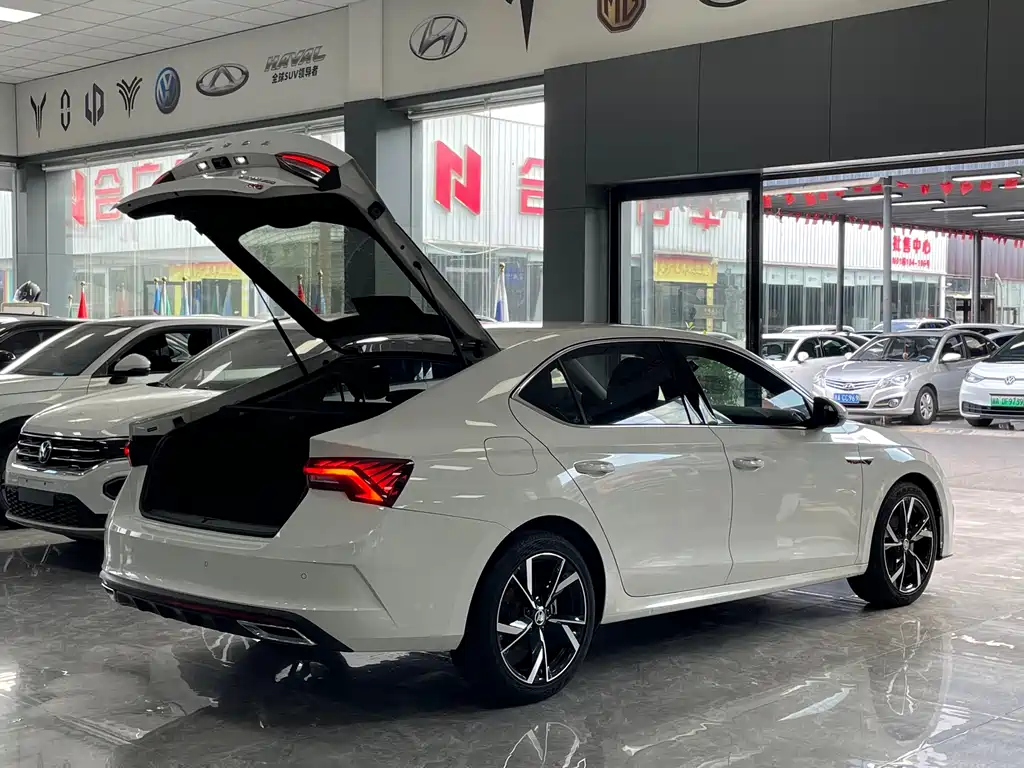 Skoda Octavia — фото 17