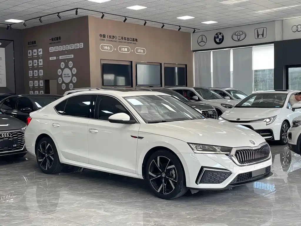 Skoda Octavia — фото 3