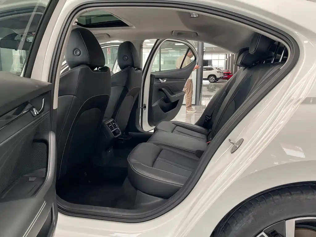 Skoda Octavia — фото 6