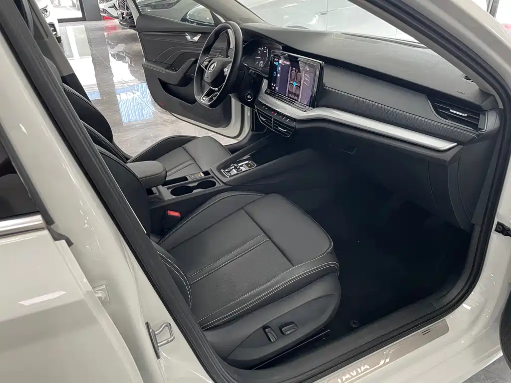 Skoda Octavia — фото 7