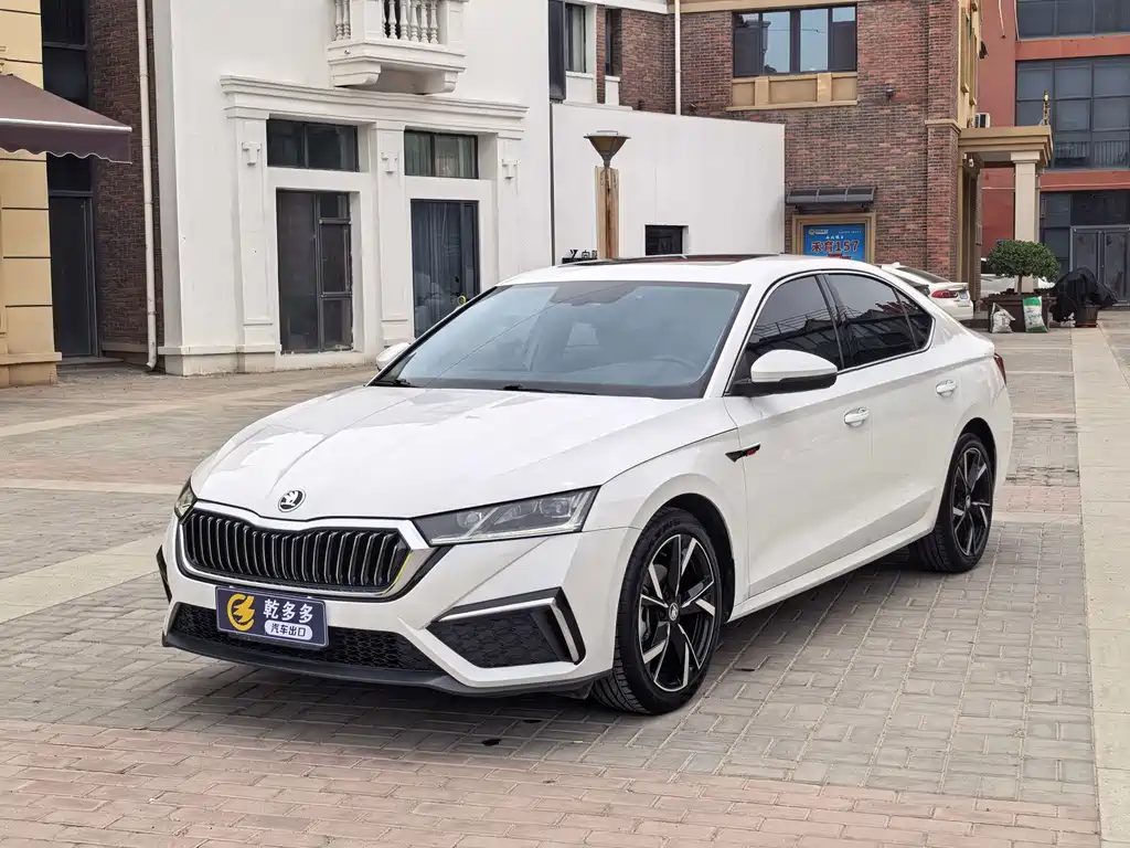 Skoda Octavia — фото 2