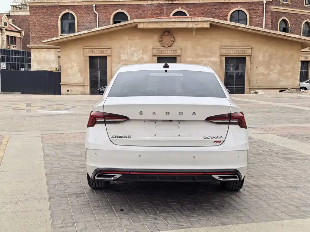 Skoda Octavia — фото 4