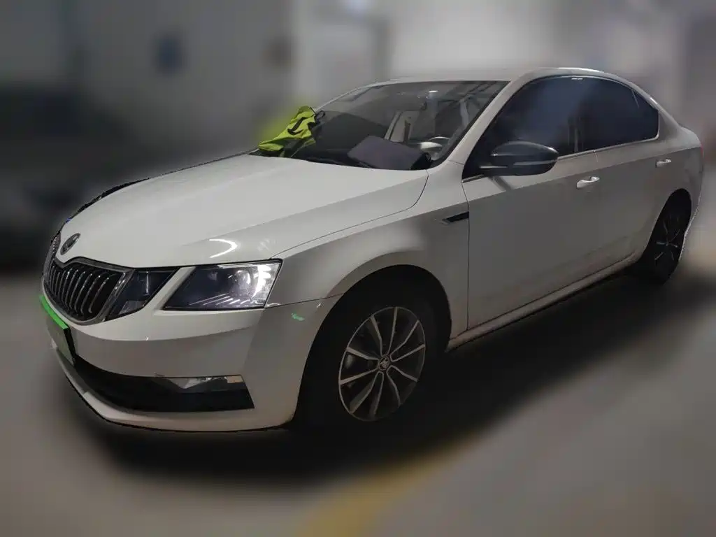 Skoda Octavia — фото 2
