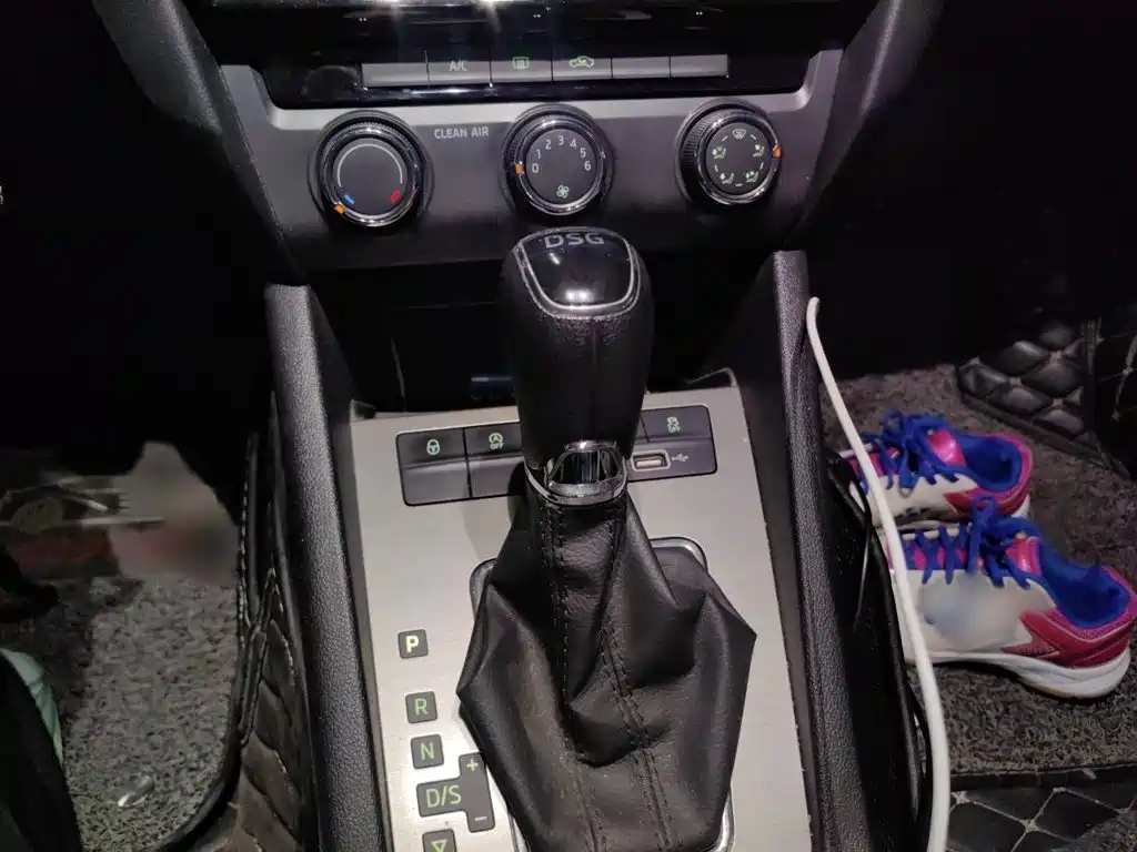 Skoda Octavia — фото 7