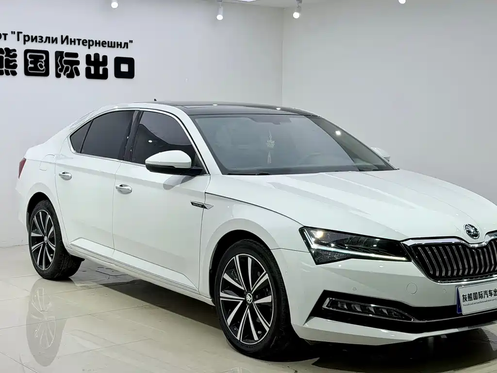 Skoda Superb — фото 3