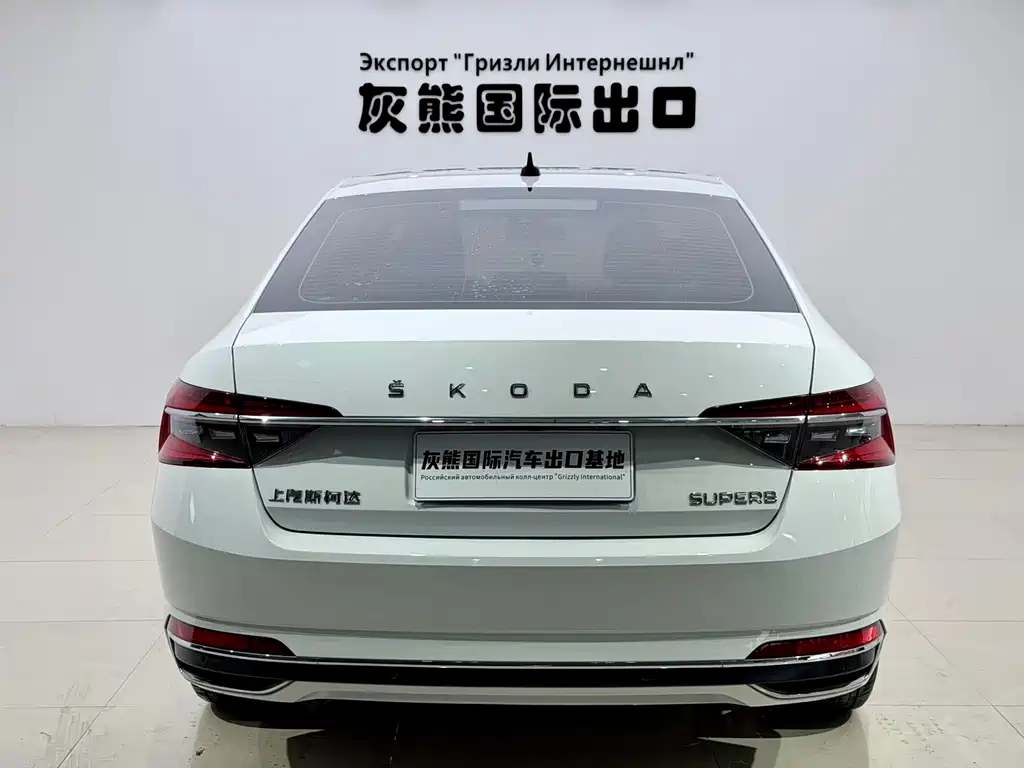 Skoda Superb — фото 5