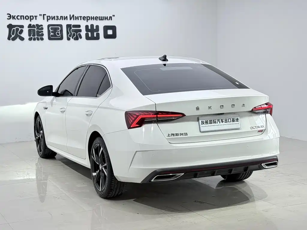 Skoda Octavia — фото 4