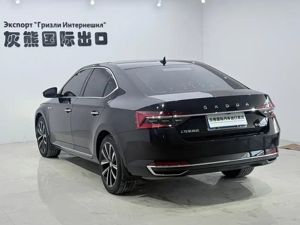Skoda Superb — фото 4