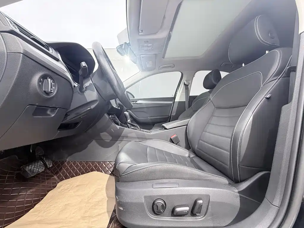 Skoda Superb — фото 7