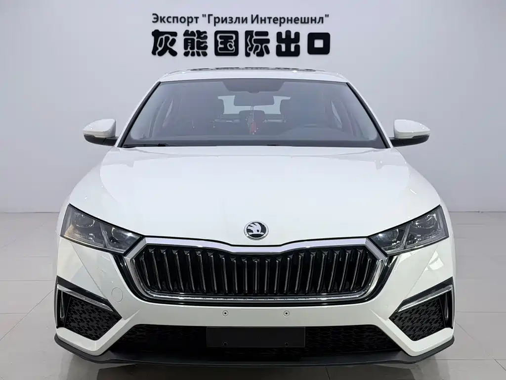 Skoda Octavia — фото 2