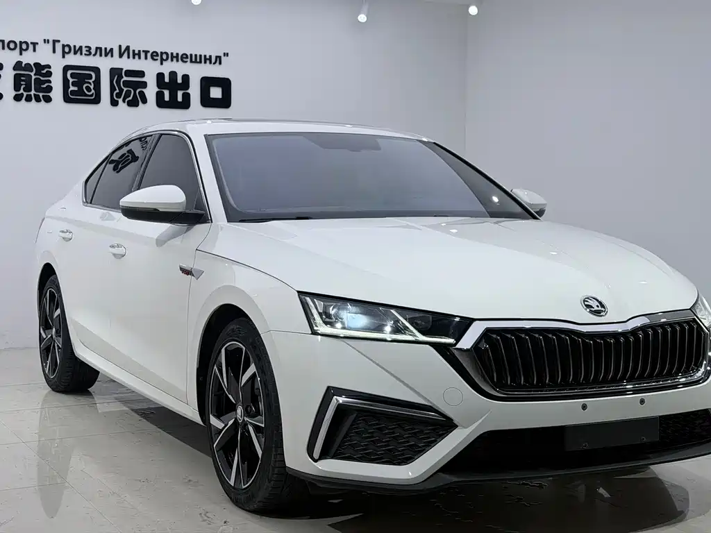 Skoda Octavia — фото 3