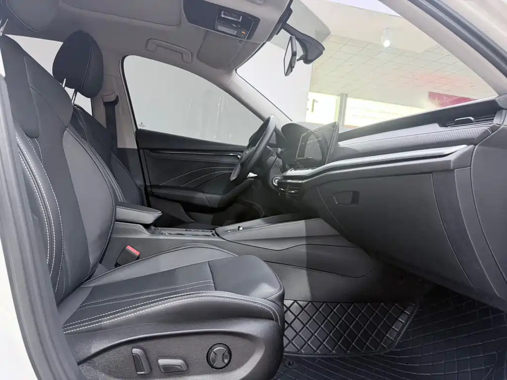 Skoda Octavia — фото 8