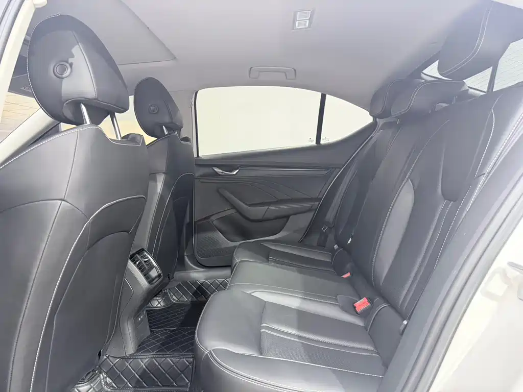 Skoda Octavia — фото 9