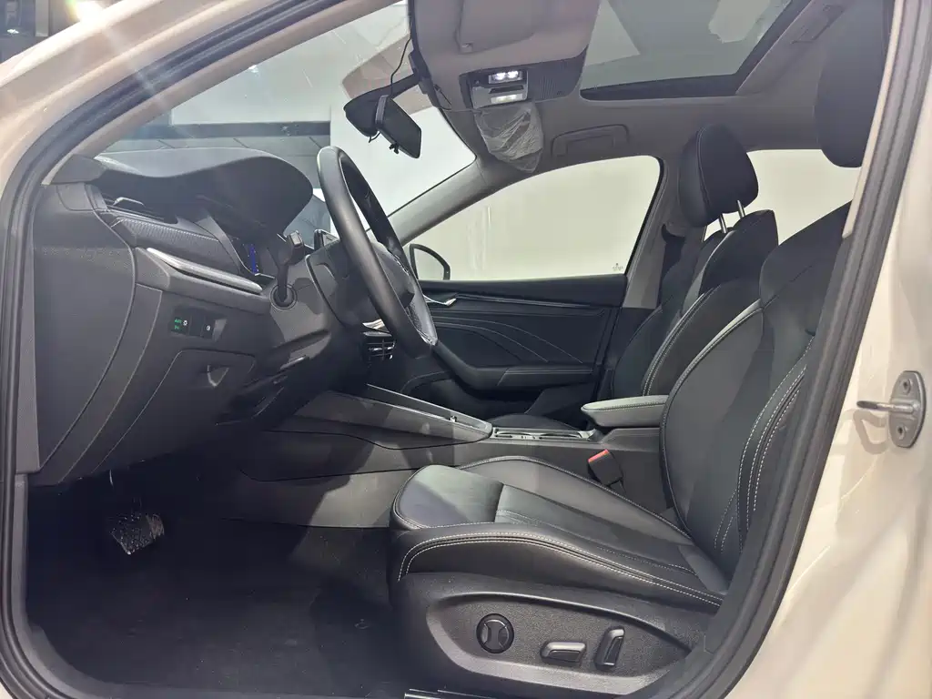 Skoda Octavia — фото 7