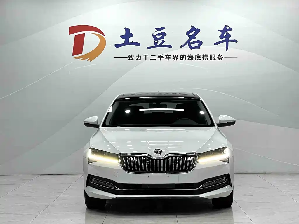 Skoda Superb — фото 2
