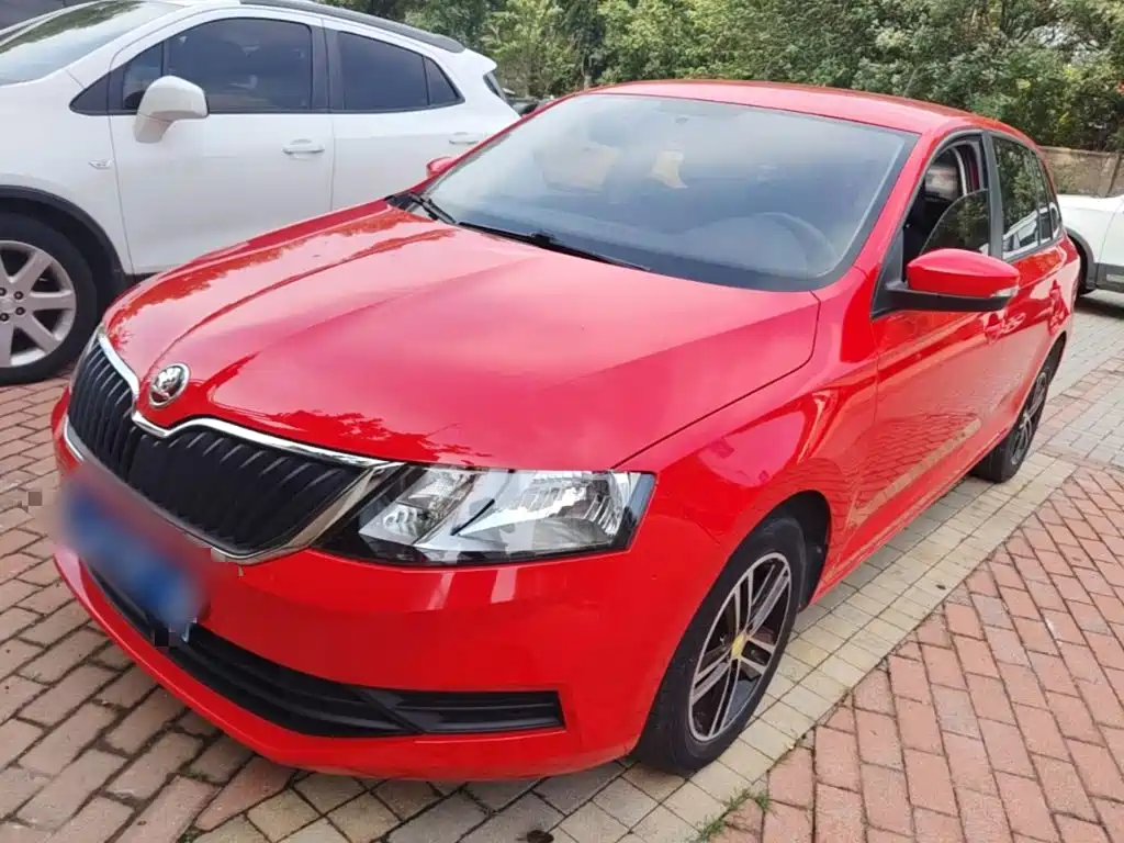 Skoda Rapid Spaceback — фото 2