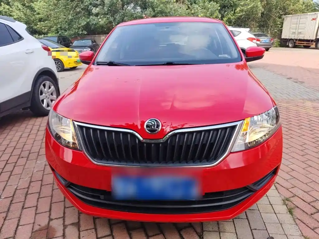Skoda Rapid Spaceback — фото 3