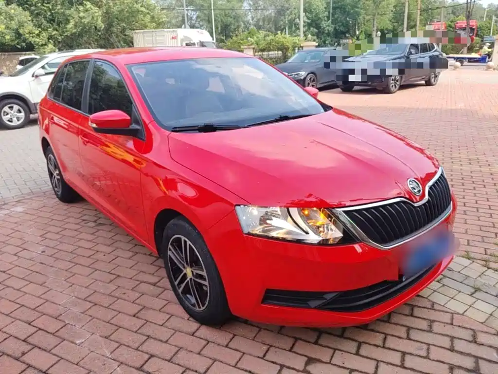 Skoda Rapid Spaceback — фото 4