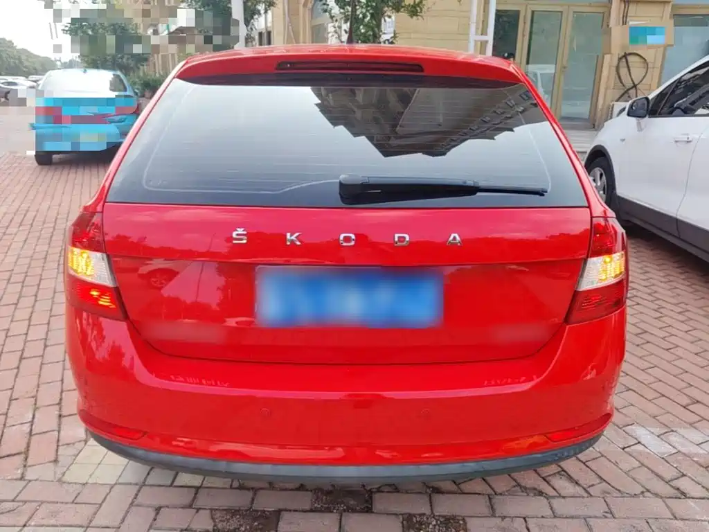 Skoda Rapid Spaceback — фото 6