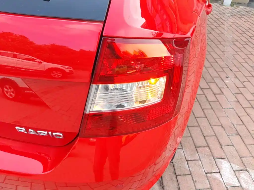 Skoda Rapid Spaceback — фото 8