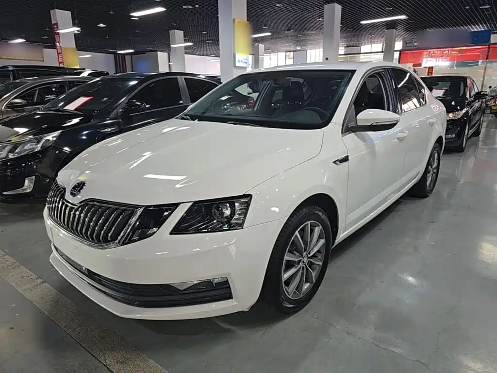 Skoda Octavia — фото 2