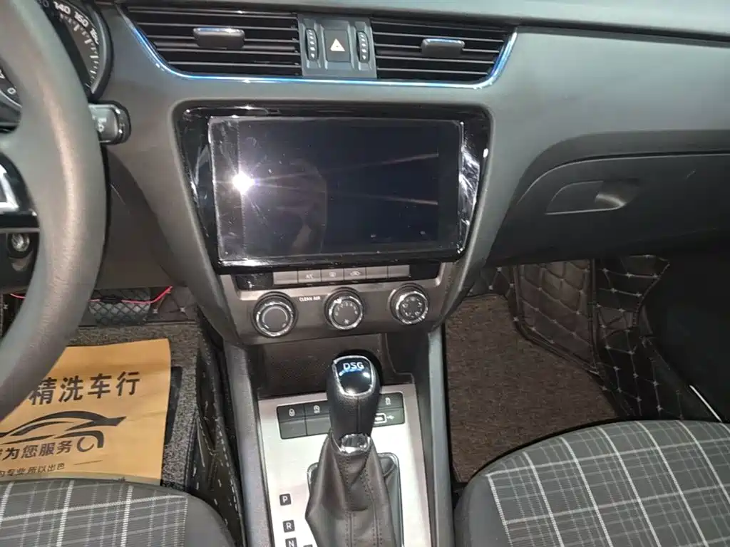 Skoda Octavia — фото 13