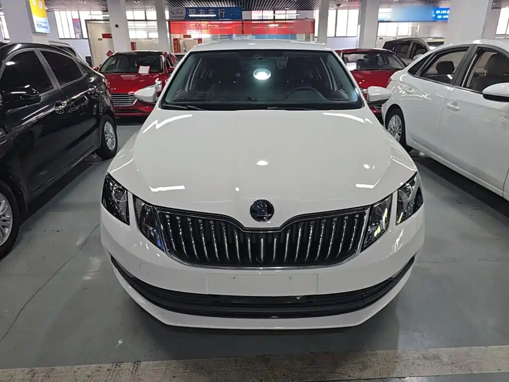 Skoda Octavia — фото 3