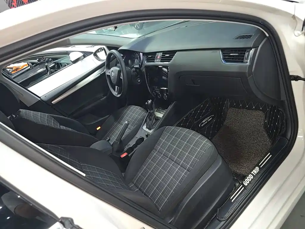 Skoda Octavia — фото 25