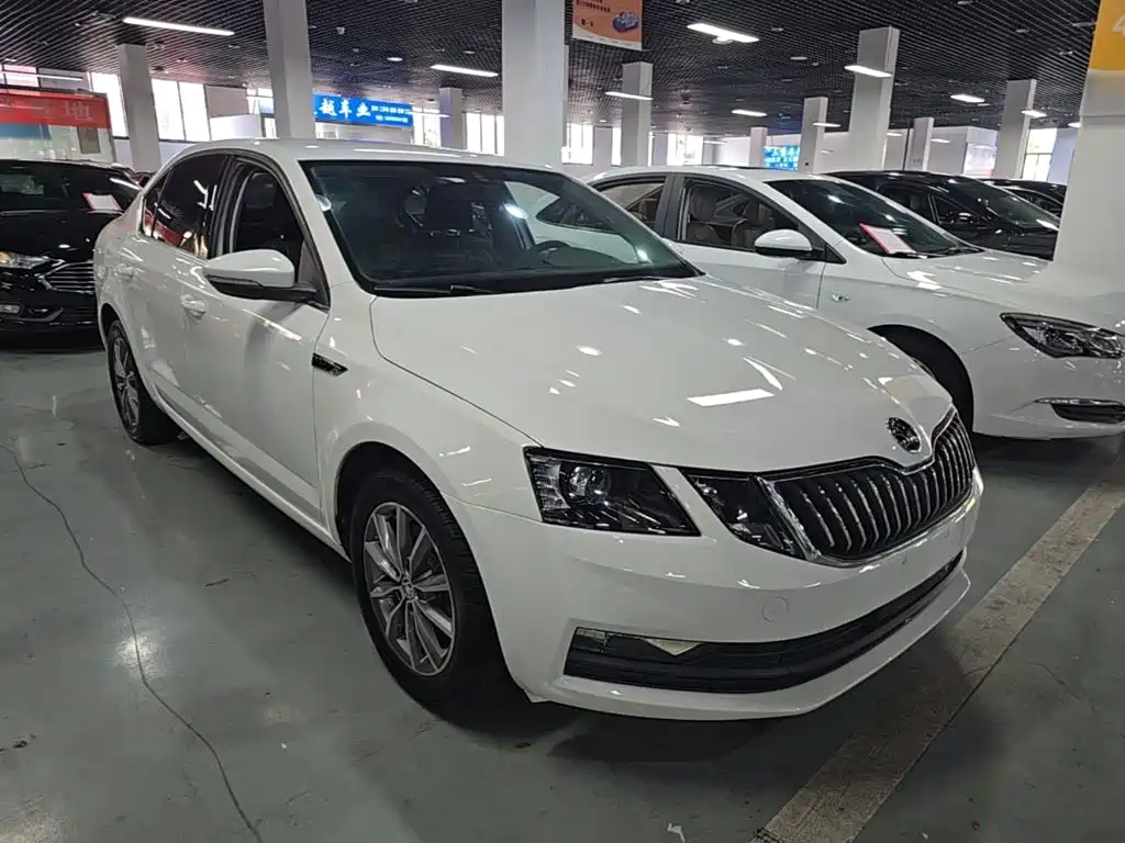 Skoda Octavia — фото 4