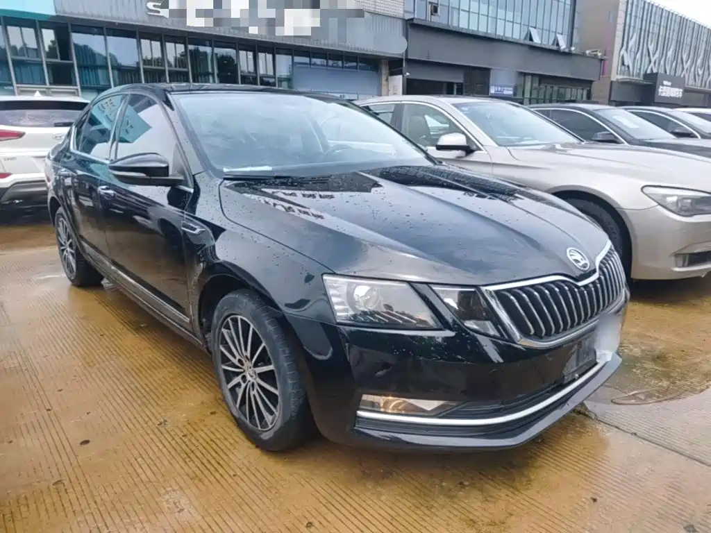 Skoda Octavia — фото 4