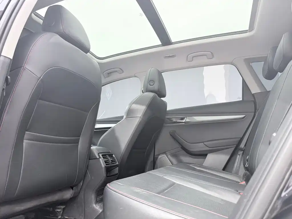 Skoda Karoq — фото 13