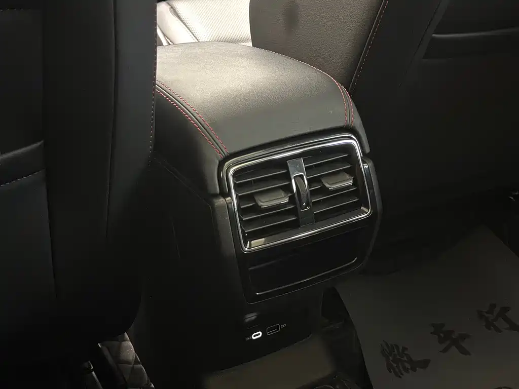 Skoda Karoq — фото 20