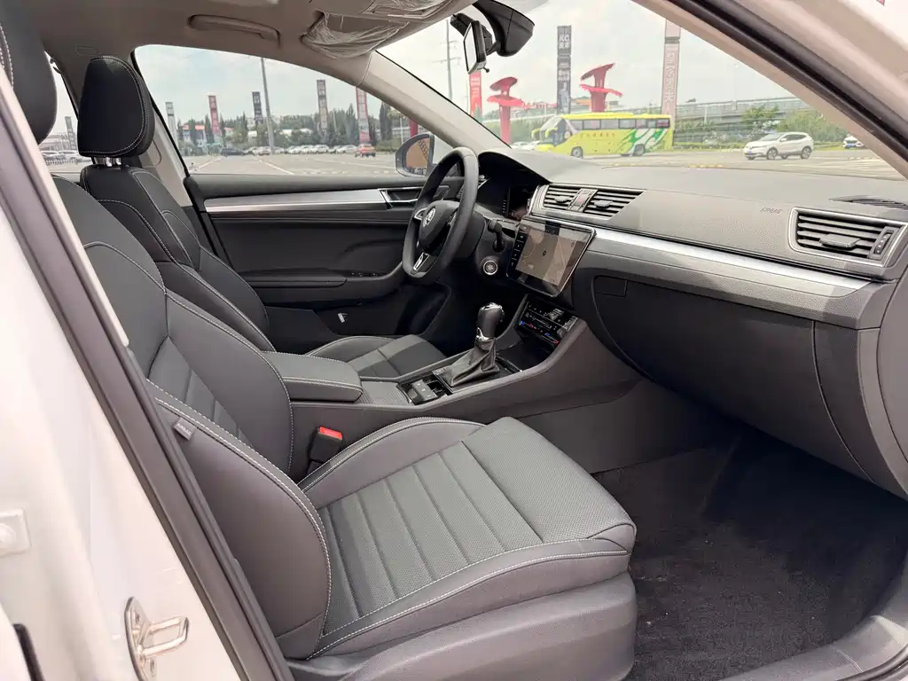 Skoda Superb — фото 13