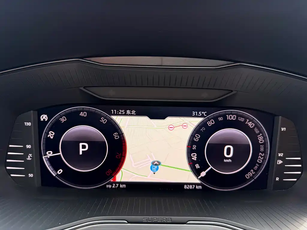 Skoda Superb — фото 19