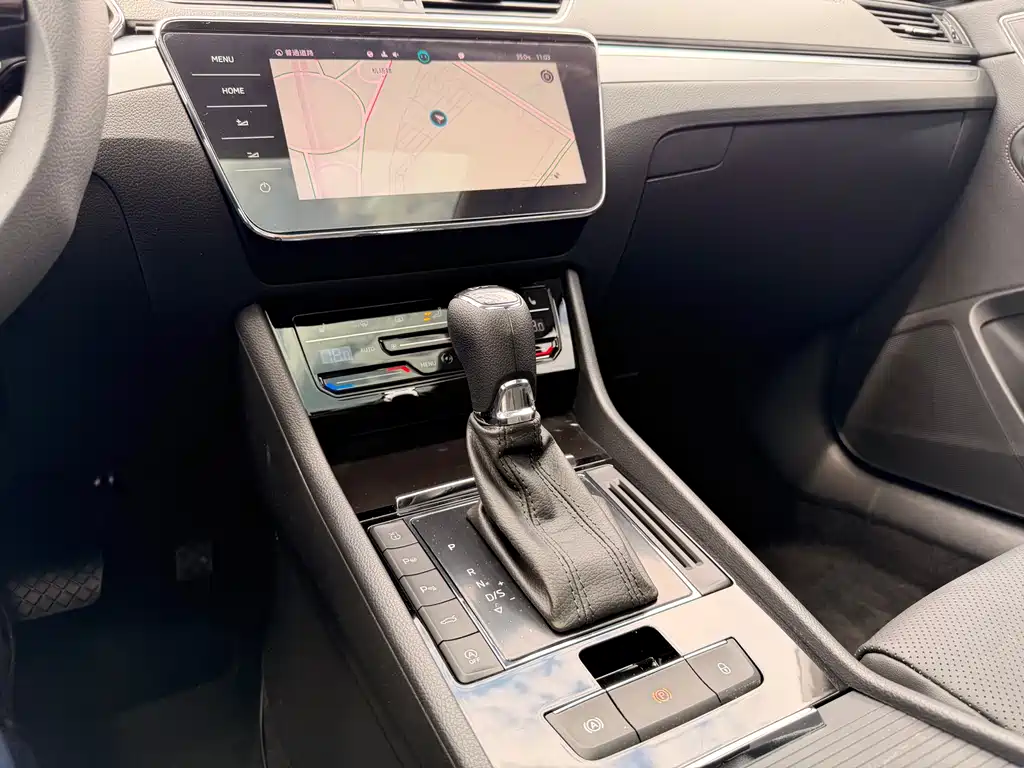 Skoda Superb — фото 9