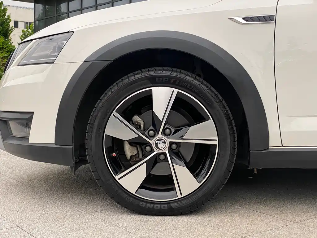 Skoda Octavia — фото 11