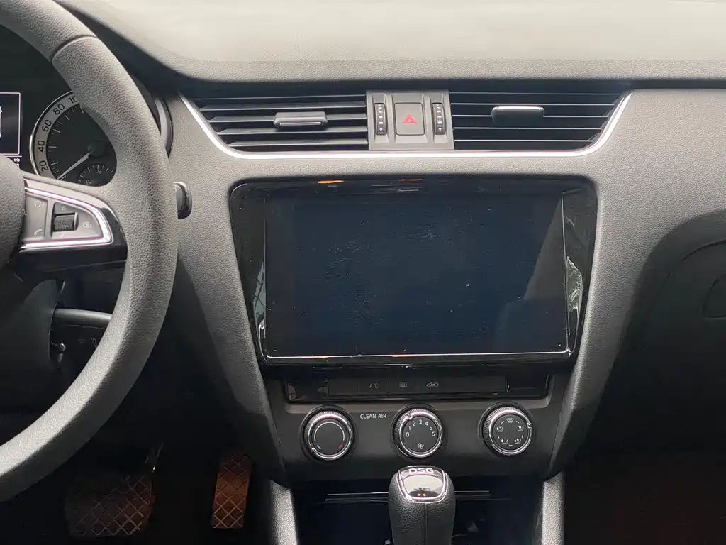Skoda Octavia — фото 14