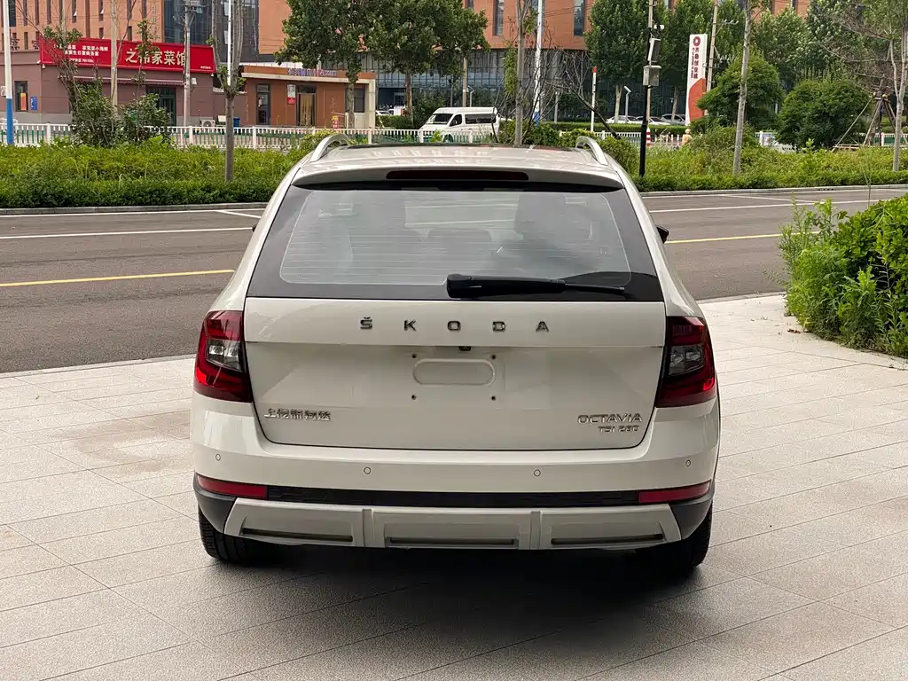 Skoda Octavia — фото 8