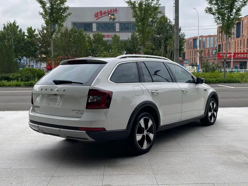 Skoda Octavia — фото 9